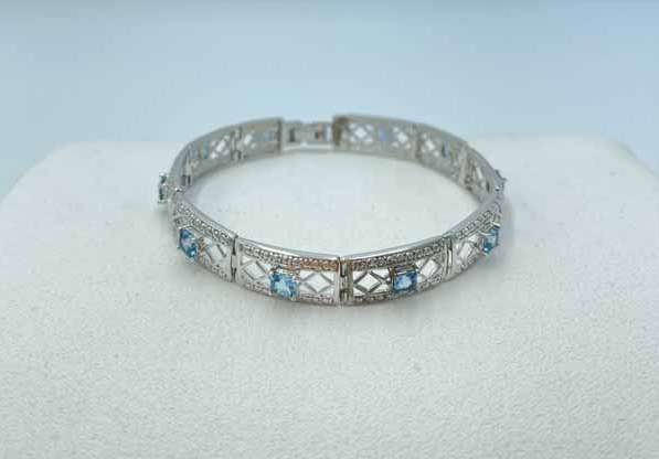Valina Sterling Silver Bracelet With Swiss Blue Topaz