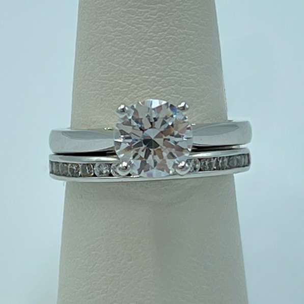 Valina Round Cut Diamond Engagement Ring