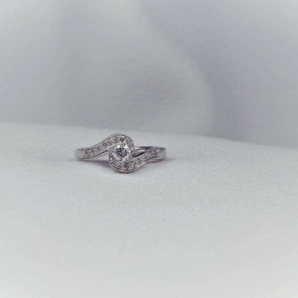 Allure Diamond Swirl Style Engagement Rings