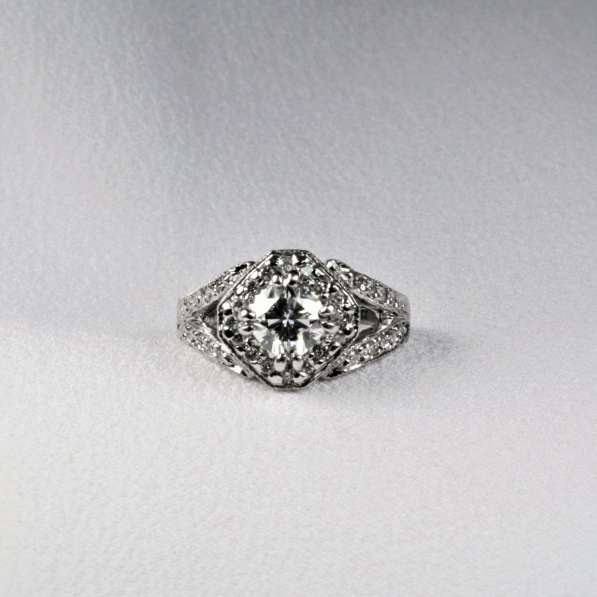 Allure Kite Set Halo Diamond Engagement Rings