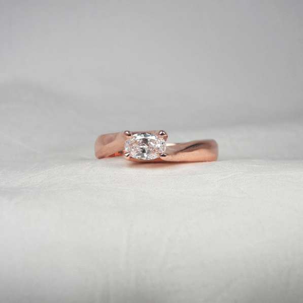 Allure Solitaire Style Engagement Rings