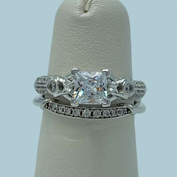 Valina Princess Cut Diamond Engagement Ring